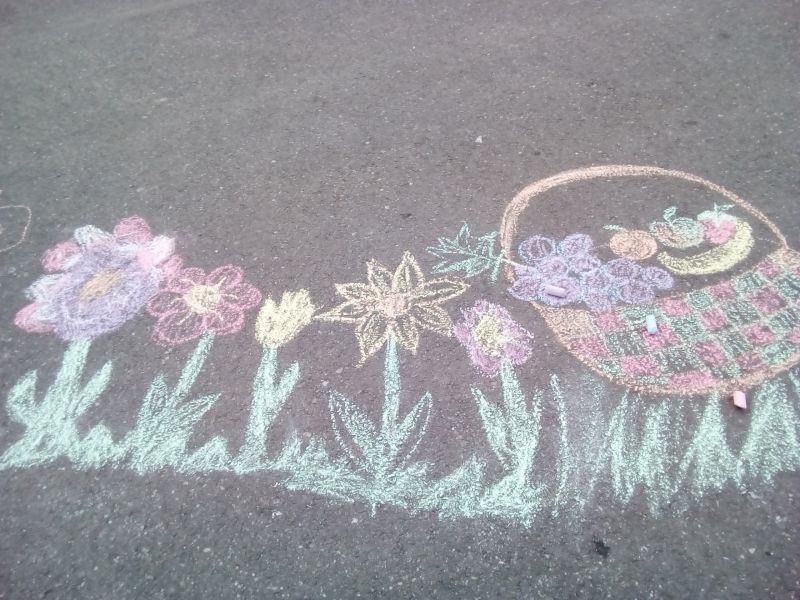 Desen fructe și flori pe asfalt