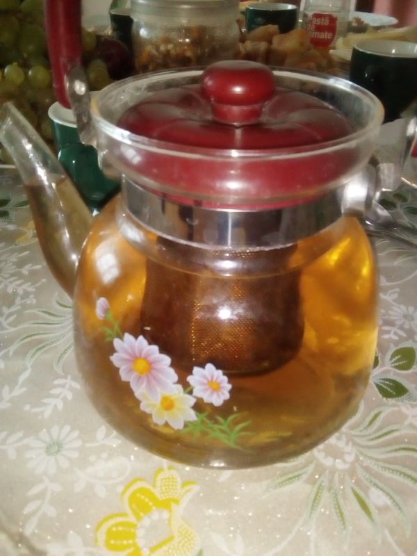 Concurs de frumusețe cu ceai din flori de urzică moartă